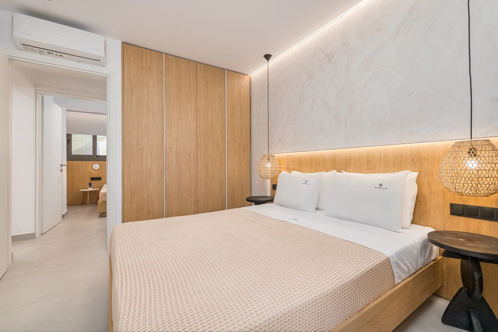 Tiara Holidays - Dionisos Resort - Suite with Private Pool - bedroom 1